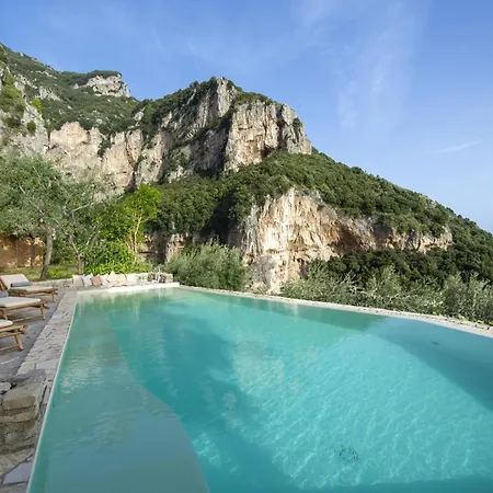 Willa Campo By Elite *